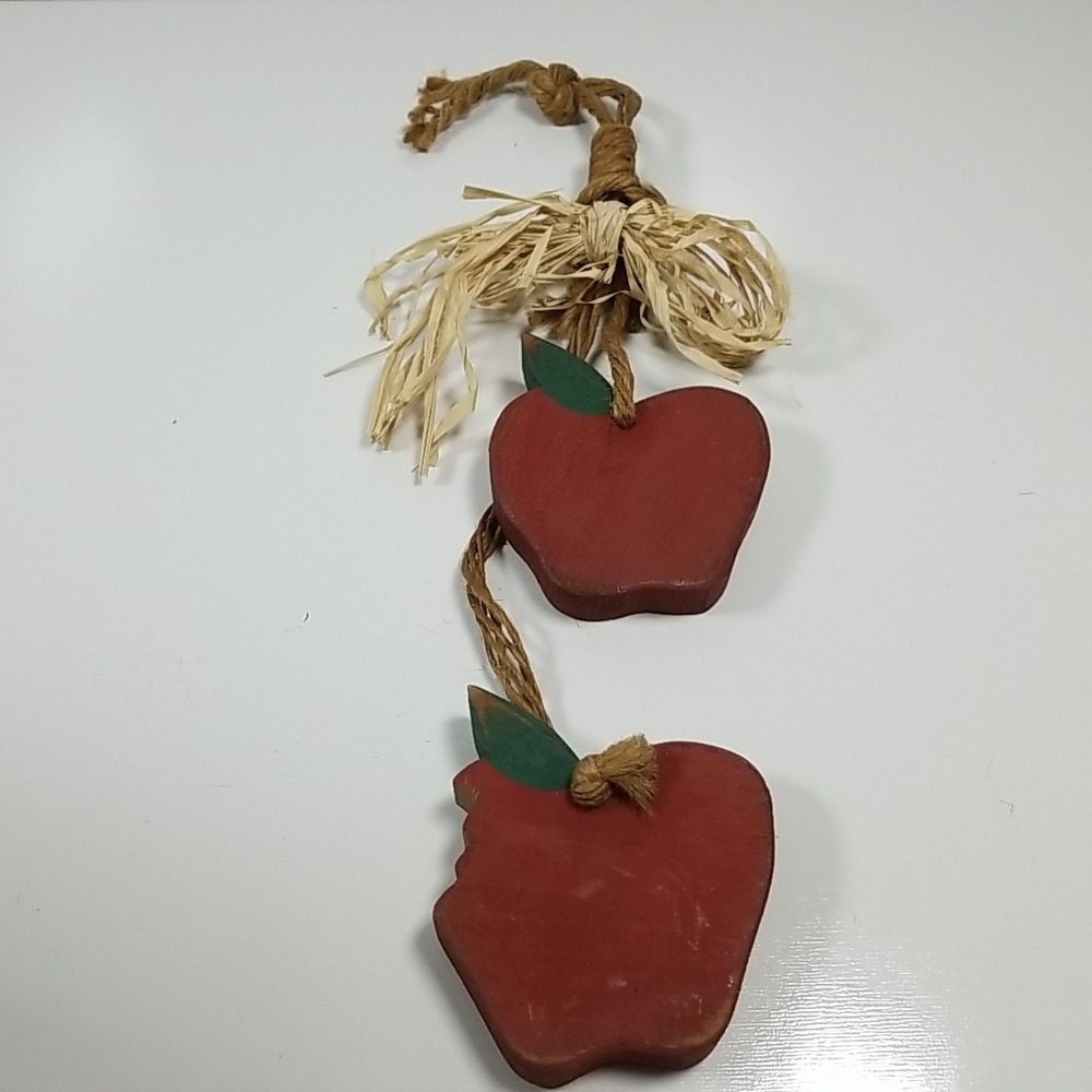 VTG Carved Wooden Apples Wall Hanging Sculpture Farmhouse Teacher Cottage Core